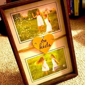 NWT two 4 x6 inches photo openings frame.